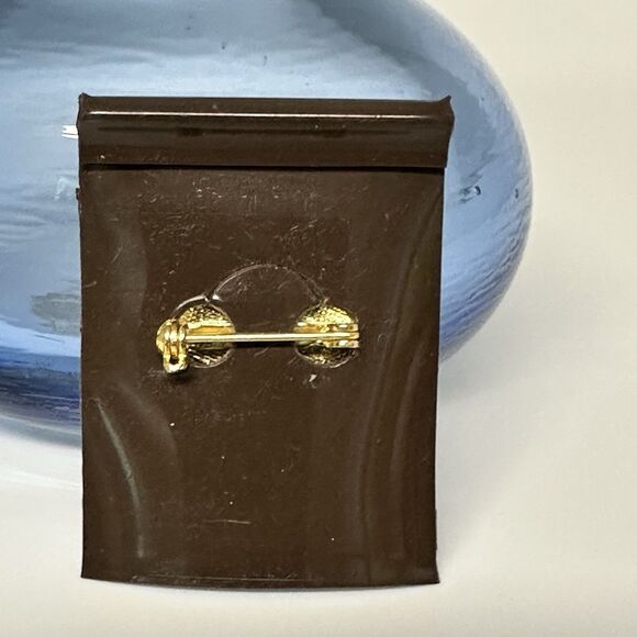 Vintage 1980 Gift Creations Unicorn Cloisonne Lapel Pin Brooch White Gold Enamel - Picture 2 of 9